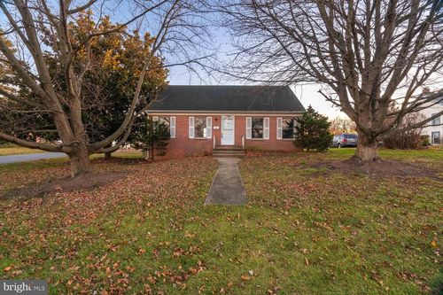 17511 Gay St, HAGERSTOWN, MD, 21740-7768 | Card Image