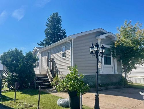 1549 15 Street Crescent, Wainwright, AB, T9W1K8 | Card Image