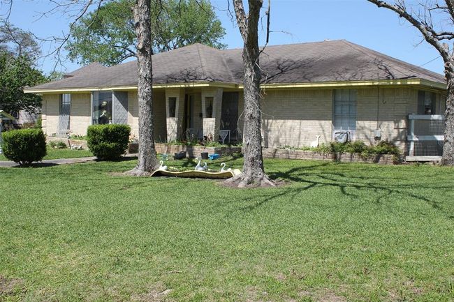 206 Riverside St, House other with 3 bedrooms, 3 bathrooms and null parking in Highlands TX | Image 6