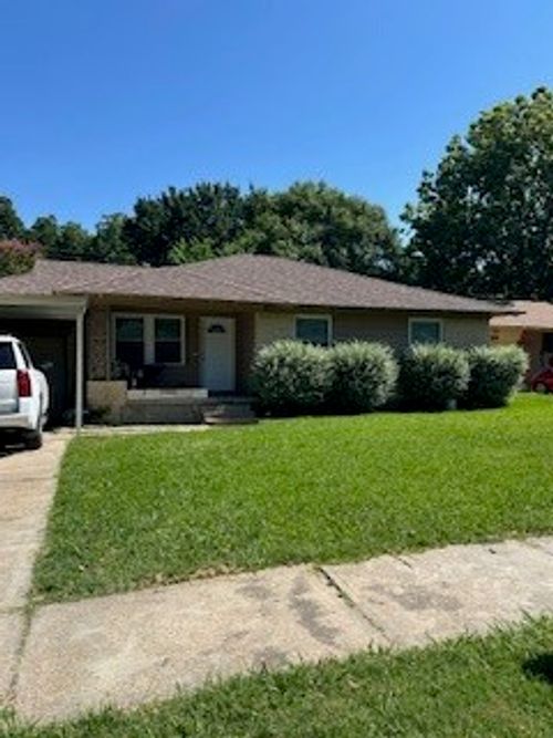 2209 Costa Mesa Dr, Dallas, TX, 75228-2027 | Card Image