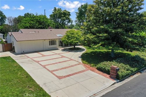 8944 Amestoy Ave, Sherwood Forest, CA, 91325-2601 | Card Image