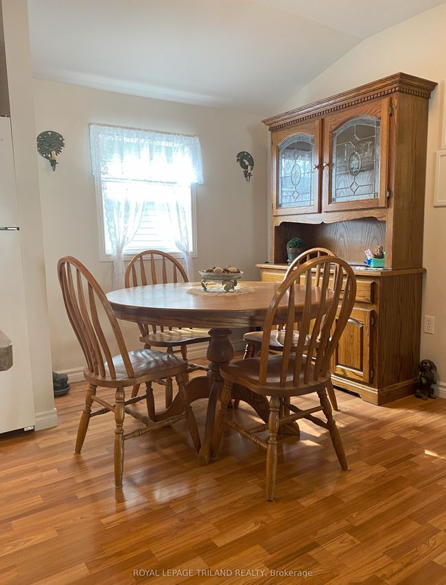2 - 9951 Northville Cres, Home with 2 bedrooms, 1 bathrooms and 2 parking in Thedford ON | Image 17