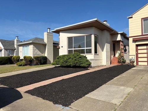 42 Lake Forest Dr, Daly City, CA, 94015-1046 | Card Image