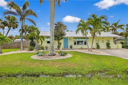 3020 Palm Dr, PUNTA GORDA, FL, 33950-3111 | Card Image
