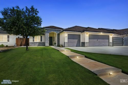 912 James Valley Court, Bakersfield, CA, 93307 | Card Image