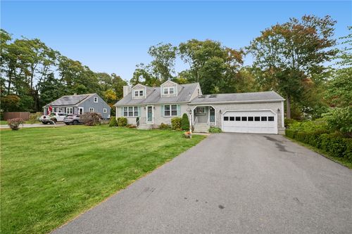 420 Crandall Rd, Tiverton, RI, 02878-2622 | Card Image