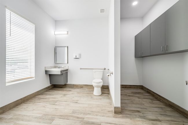 With supply area | Image 8
