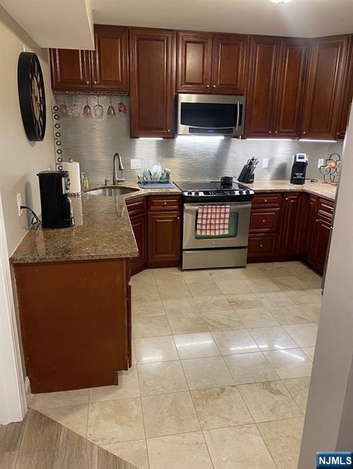 26 Sampson St, Garfield, NJ, 07026-2770 | Card Image