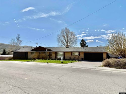 822 Moose St, Kemmerer, WY, 83101-3522 | Card Image