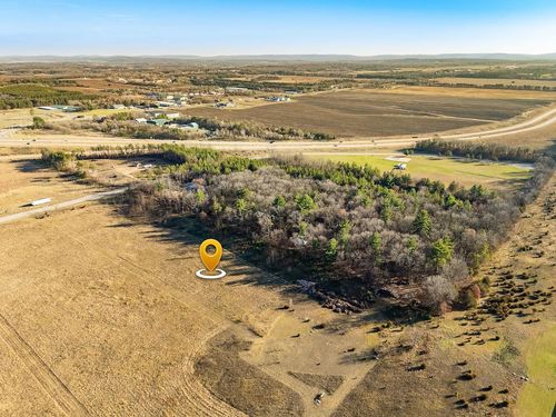 S2395 Giebel Ct, Baraboo, WI, 53913 | Card Image