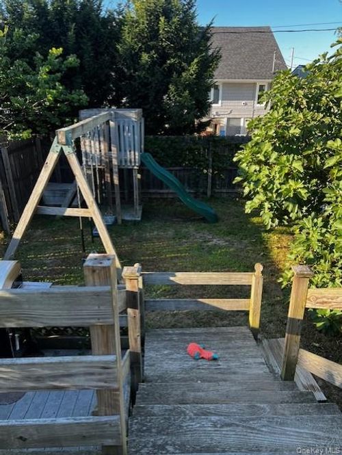 52 Kent Rd, Island Park, NY, 11558-1406 | Card Image