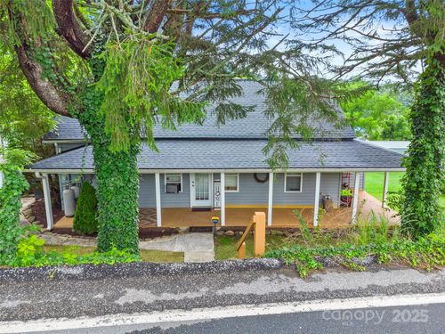 598 Summit Ave, Spruce Pine, NC, 28777-3466 | Card Image