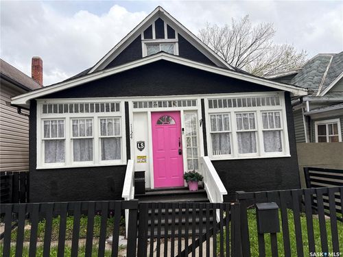 1124 Victoria Ave, Regina, SK, S4P0N7 | Card Image