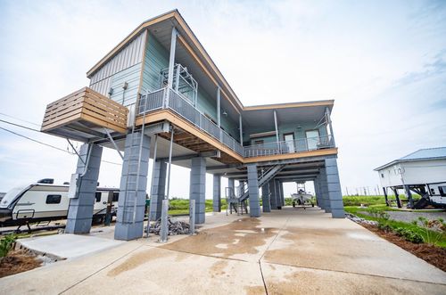 118 Hebert Ln, Grand Isle, LA, 70358-9796 | Card Image