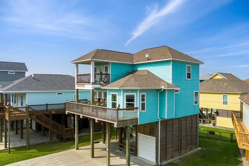 947 S Gateway, Crystal Beach, TX, 77650-3608 | Card Image