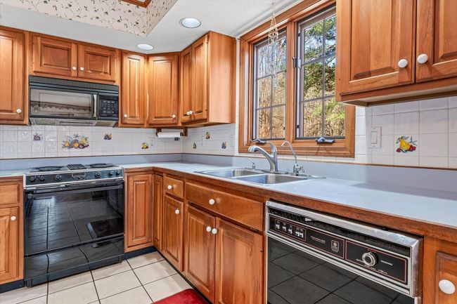 1078 Adams Rd, House other with 3 bedrooms, 3 bathrooms and null parking in Pittsford VT | Image 8