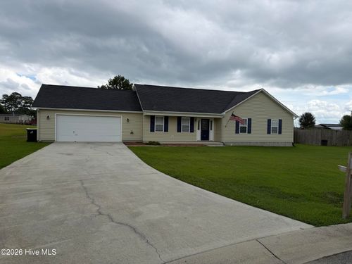 136 Annie Rd, Richlands, NC, 28574-8327 | Card Image