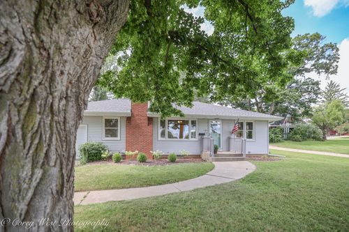 104 10th St, Oregon, IL, 61061-1508 | Card Image