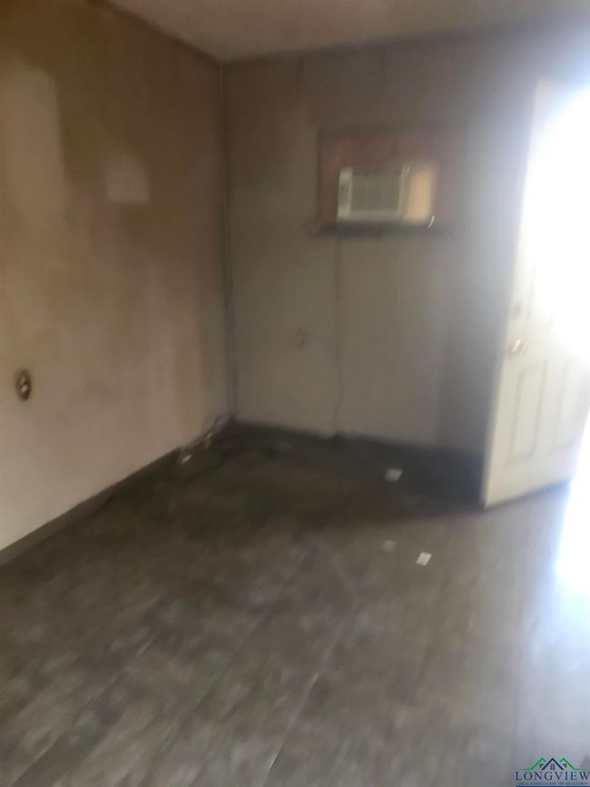 1803 Rosborough Springs Rd, House other with 2 bedrooms, 1 bathrooms and null parking in Marshall TX | Image 6