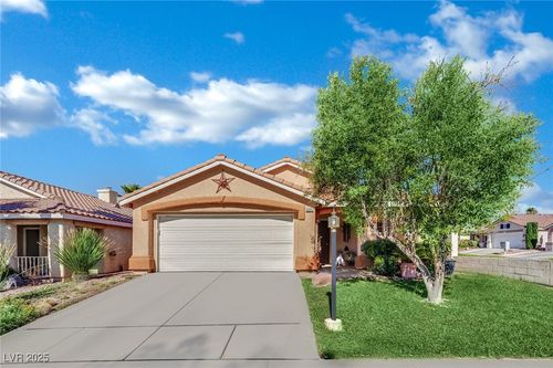 5541 Oakwood Ridge St, Las Vegas, NV, 89130-3645 | Card Image