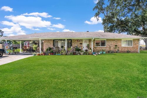 205 E Freddie St, Gonzales, LA, 70737-3535 | Card Image