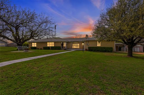 1106 Central Ave, Bowie, TX, 76230-4005 | Card Image