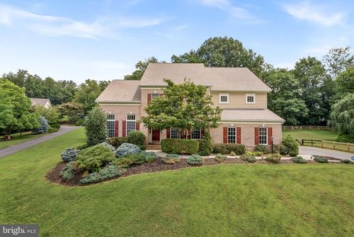 35400 Autumn Ridge Ct, ROUND HILL, VA, 20141-3501 | Card Image