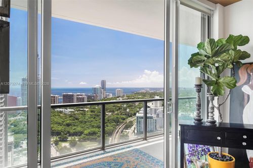 ph3904-s-79 Sw 12th St, Miami, FL, 33130-5201 | Card Image