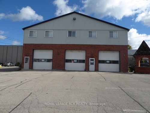 17 Bascom St, Uxbridge, ON, L9P1J3 | Card Image