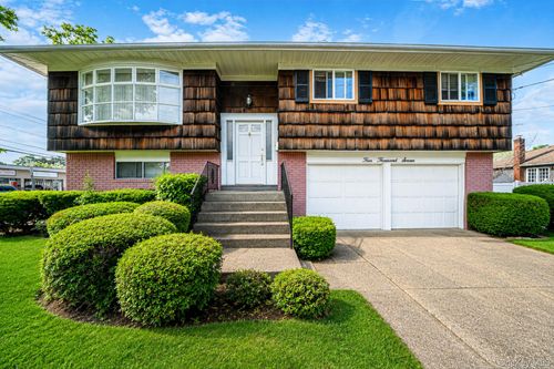 4007 Clark St, Seaford, NY, 11783-2201 | Card Image