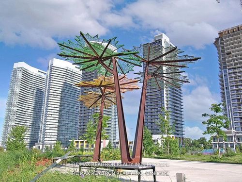 th515-95 Mcmahon Dr, North York, ON, M2K0H2 | Card Image