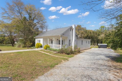 32 Post St, Grantville, GA, 30220-1679 | Card Image