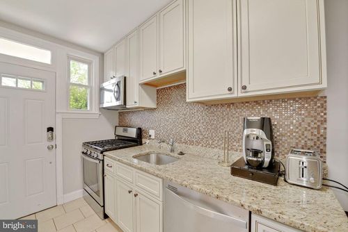 843 Crittenden St Ne, WASHINGTON, DC, 20017-3922 | Card Image