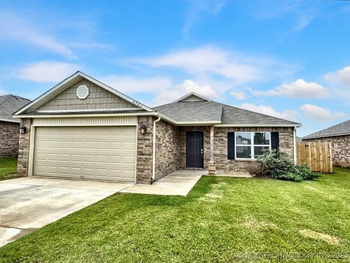 8526 161st St, Bixby, OK, 74008 | Card Image