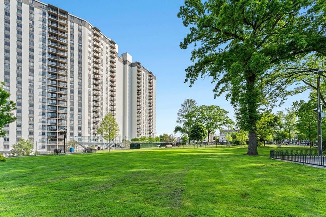 APT-1217 - 100 Manhattan Ave, Home with 2 bedrooms, 2 bathrooms and null parking in Union City NJ | Image 30