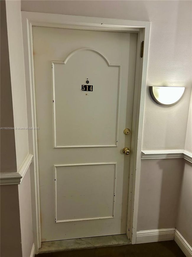 APT-514 - 5401 Collins Ave, Condo with 1 bedrooms, 2 bathrooms and null parking in Miami Beach FL | Image 24