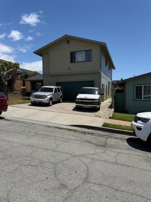 210 E High St, Watsonville, CA, 95076-3902 | Card Image