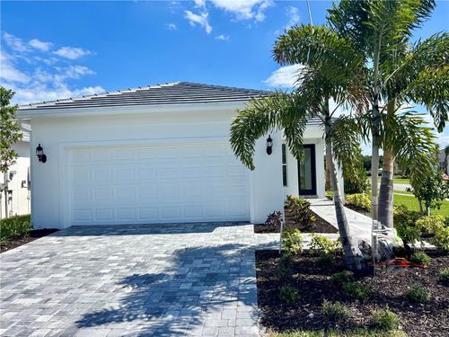 compass-211-4427 Pinafore Street, Vero Beach, FL, 32967 | Card Image