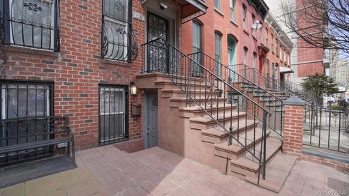 120 4th Ave, New York, NY, 10003-4903 | Card Image