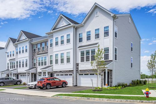 39 Crimson Dr, Englishtown, NJ, 07726-3805 | Card Image