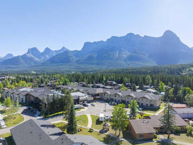 1010 14 Street, House other with 4 bedrooms, 3 bathrooms and 2 parking in Canmore AB | Image 47