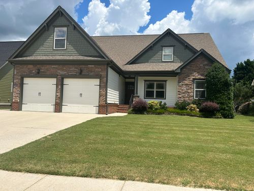 8665 Seven Lakes Dr, Ooltewah, TN, 37363-4942 | Card Image