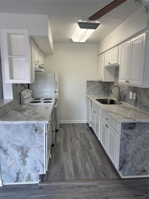 apt-106-2828 61st St, Galveston, TX, 77551-2022 | Card Image