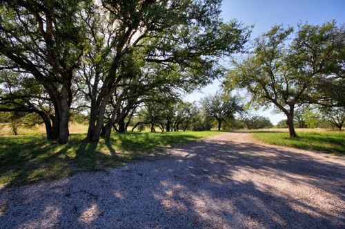 132 Offer Ln, Llano, TX, 78643-9500 | Card Image