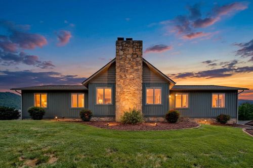 2418 Horsepen Mountain Cir, Vinton, VA, 24179 | Card Image