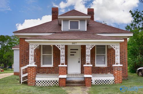 807 Brownsferry St, Athens, AL, 35611-3120 | Card Image