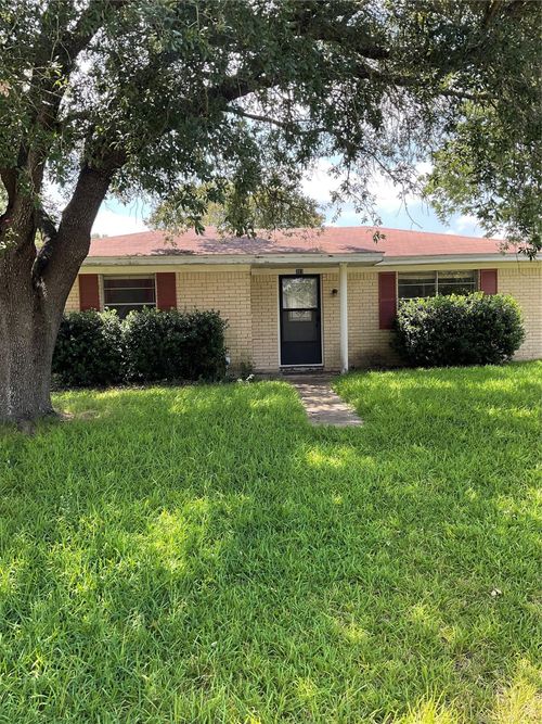 303 S Hall St, Fairfield, TX, 75840-1517 | Card Image
