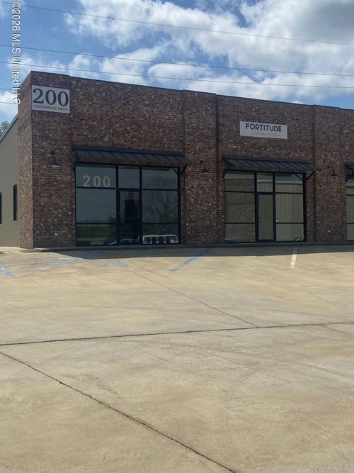 ste-200-115 Aulenbrock Dr, Canton, MS, 39046-7058 | Card Image