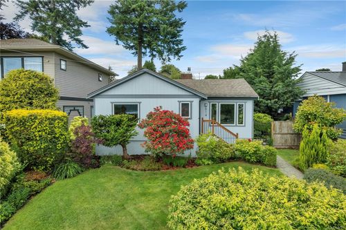 614 Birch St, Campbell River, BC, V9W2T1 | Card Image