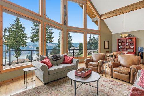 101 Lighthouse Ln, Mossyrock, WA, 98564-9656 | Card Image